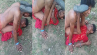खुले में विलेज आंटी की चूत चुदाई