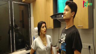 Neelam Aunty Hokyo Originals Hindi Hot Web Series Ep 3